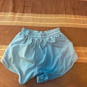 Blue Chill Lululemon Hotty Hot short size 2, 4 Lined